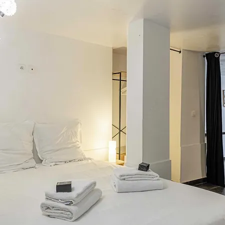 Apartment Modern Air-conditioned 2br-8p - *