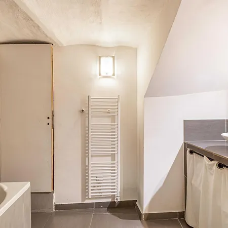 Modern Air-conditioned 2br-8p - Cannes